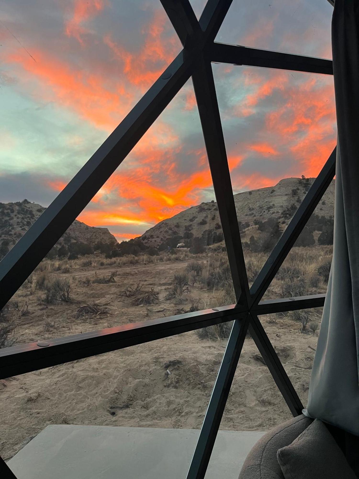 Clear Sky Resorts - Bryce Canyon - Unique Stargazing Domes Канънвил Екстериор снимка