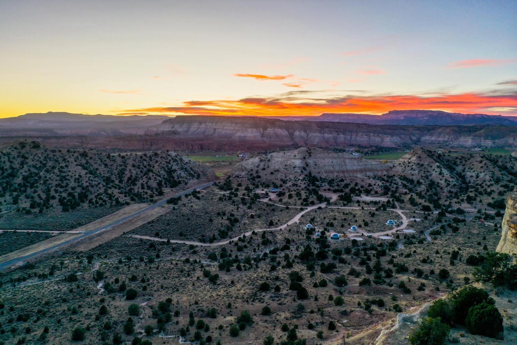 Clear Sky Resorts - Bryce Canyon - Unique Stargazing Domes Канънвил Екстериор снимка